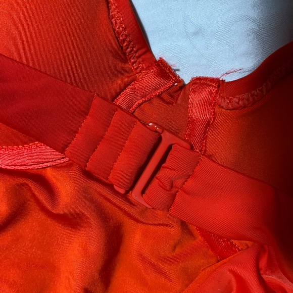 NEW Good American Show Off Fitted One Piece Bra Swimsuit Tank Bodysuit Underwire - Picture 7 of 10